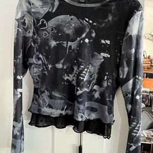 Hot Topic Y2K vintage Black and Gray Skull Long Sleeve Top 2XL goth whimsy goth